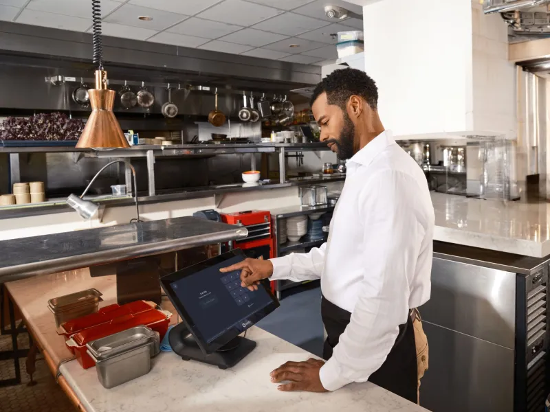 Cómo recuperar 10 horas semanales en tu restaurante automatizando las tareas que más tiempo consumen