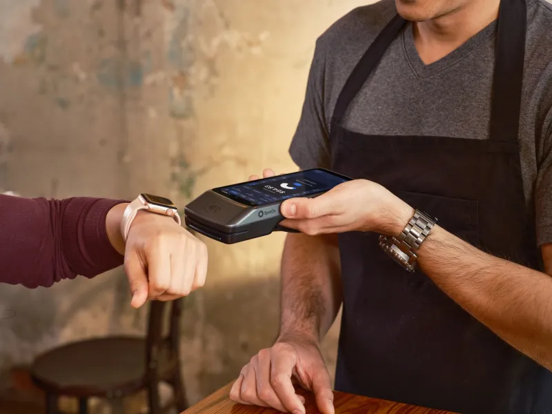 Pagos sin fricción: cómo modernizar los métodos de cobro en tu restaurante para aumentar ventas y fidelizar clientes