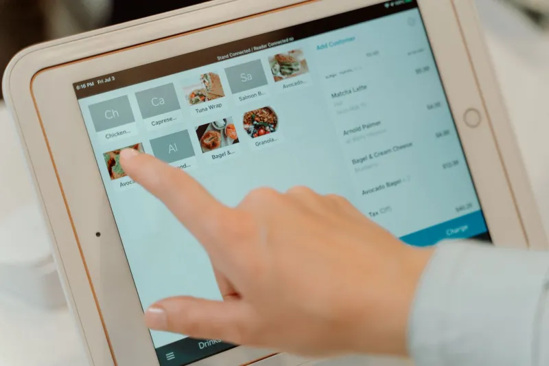 Tu POS como núcleo de operaciones: la clave para dominar el delivery sin perder márgenes