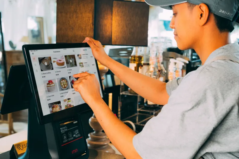El sector horeca español en 2024: cómo la tecnología está redefiniendo la hostelería moderna